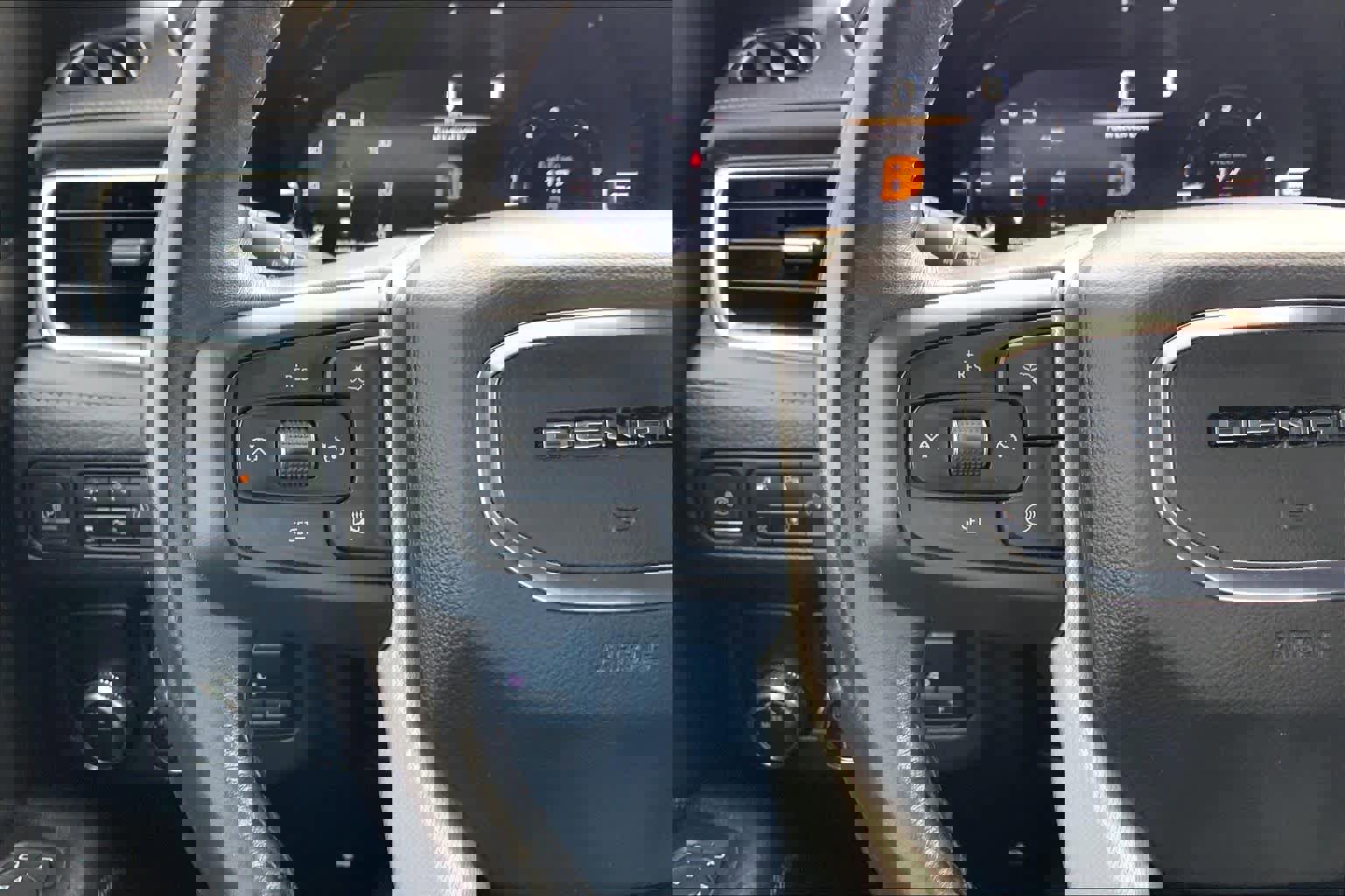 Used 2022 GMC Yukon Denali w/ Denali Premium Package image 24