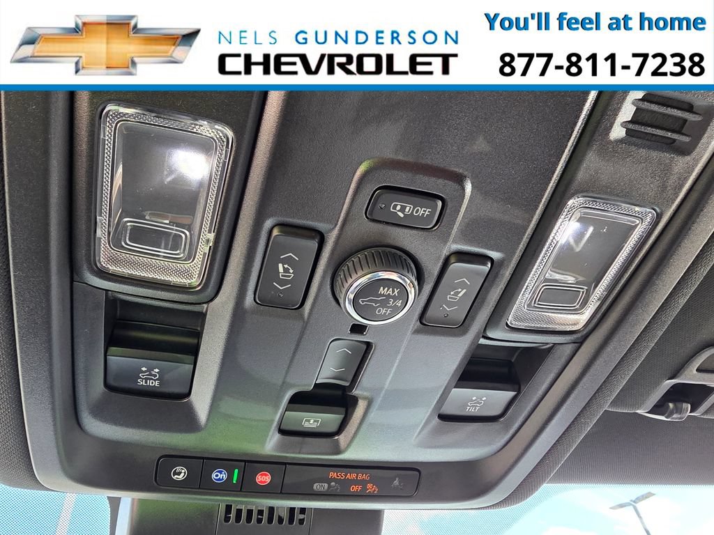 Certified 2025 Chevrolet Suburban High Country AWD/4WD image 37