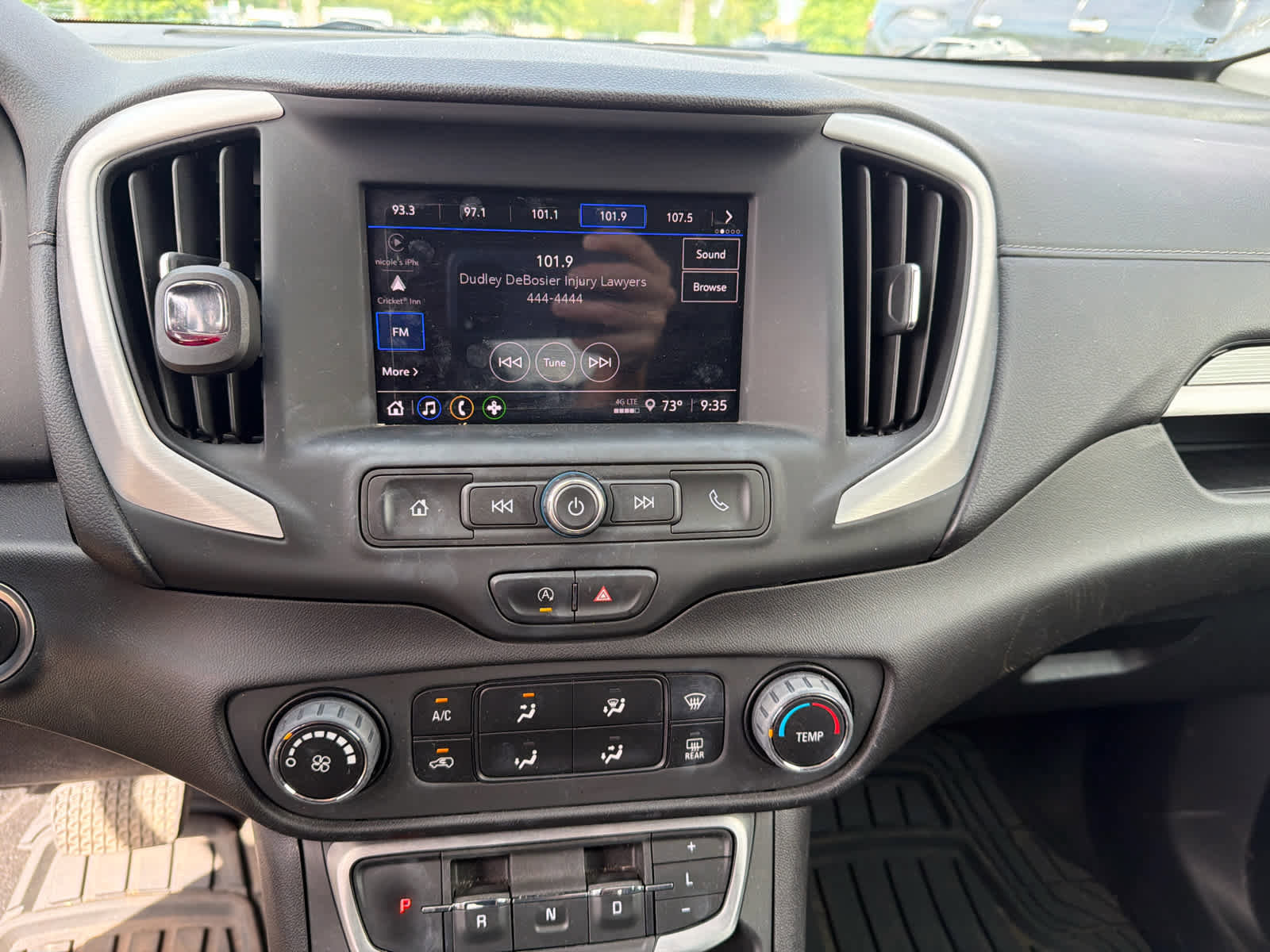 Used 2024 GMC Terrain SLE FWD image 29