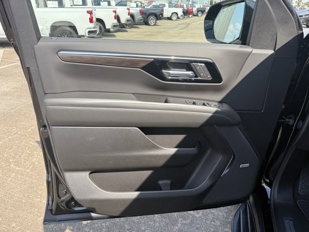 New 2026 Chevrolet Suburban LT w/ Comfort Package image 19