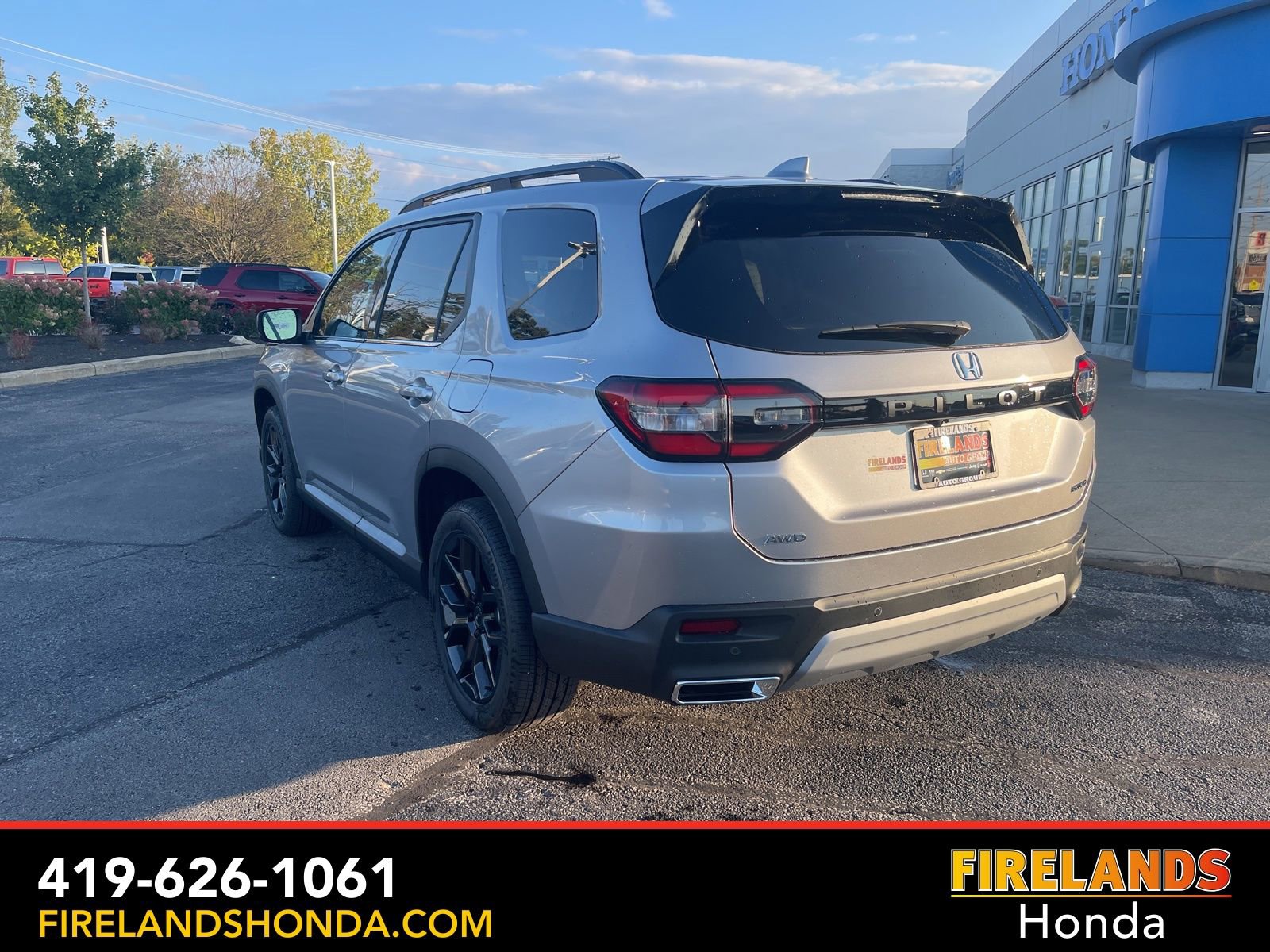 New 2025 Honda Pilot Touring image 8