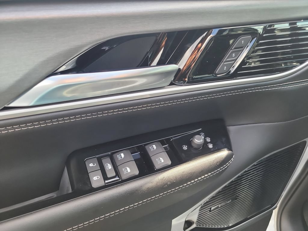 New 2026 Jeep Grand Wagoneer L Limited AWD/4WD image 21