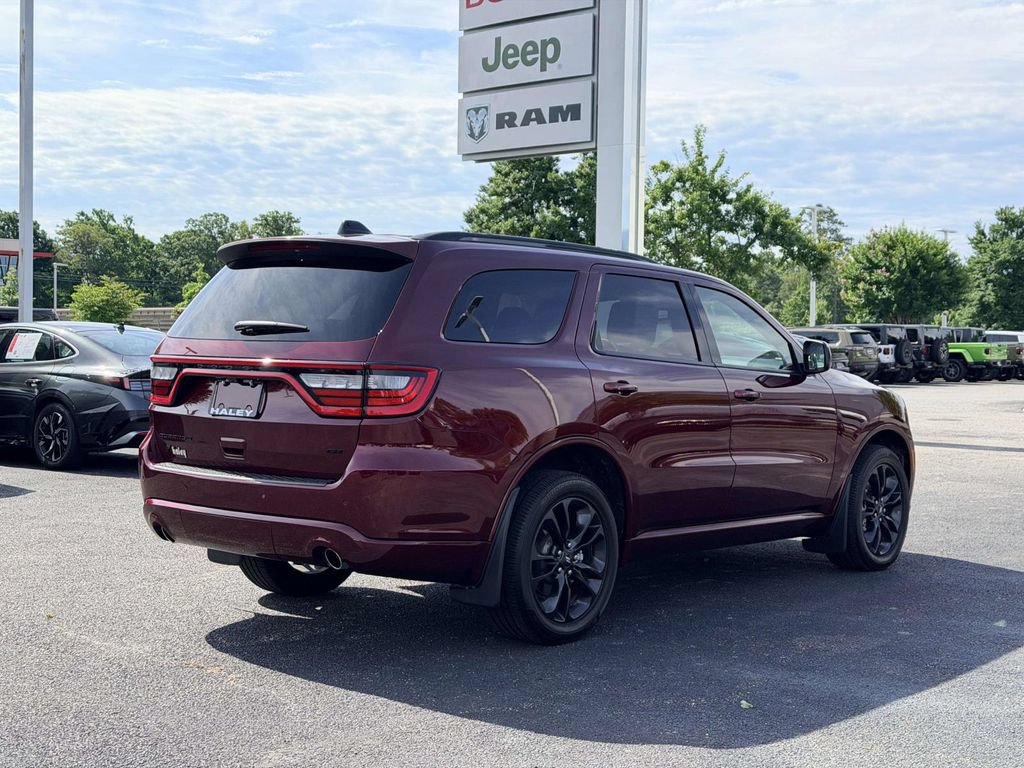 Used 2024 Dodge Durango GT w/ Blacktop Package AWD/4WD image 2