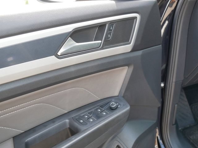 Certified 2023 Volkswagen Atlas SEL R-Line AWD/4WD image 16