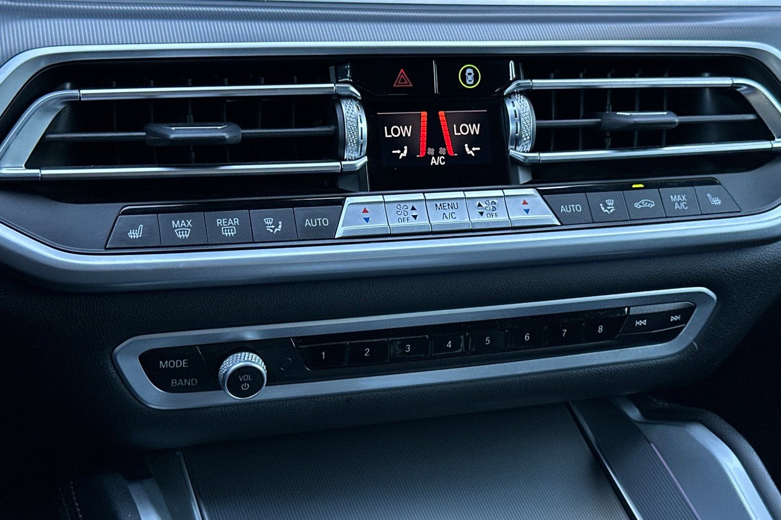 Used 2023 BMW X6 xDrive40i w/ Premium Package image 20