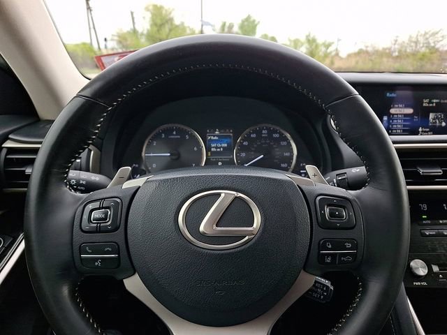 Used 2017 Lexus IS 200t w/ Premium Package RWD image 19
