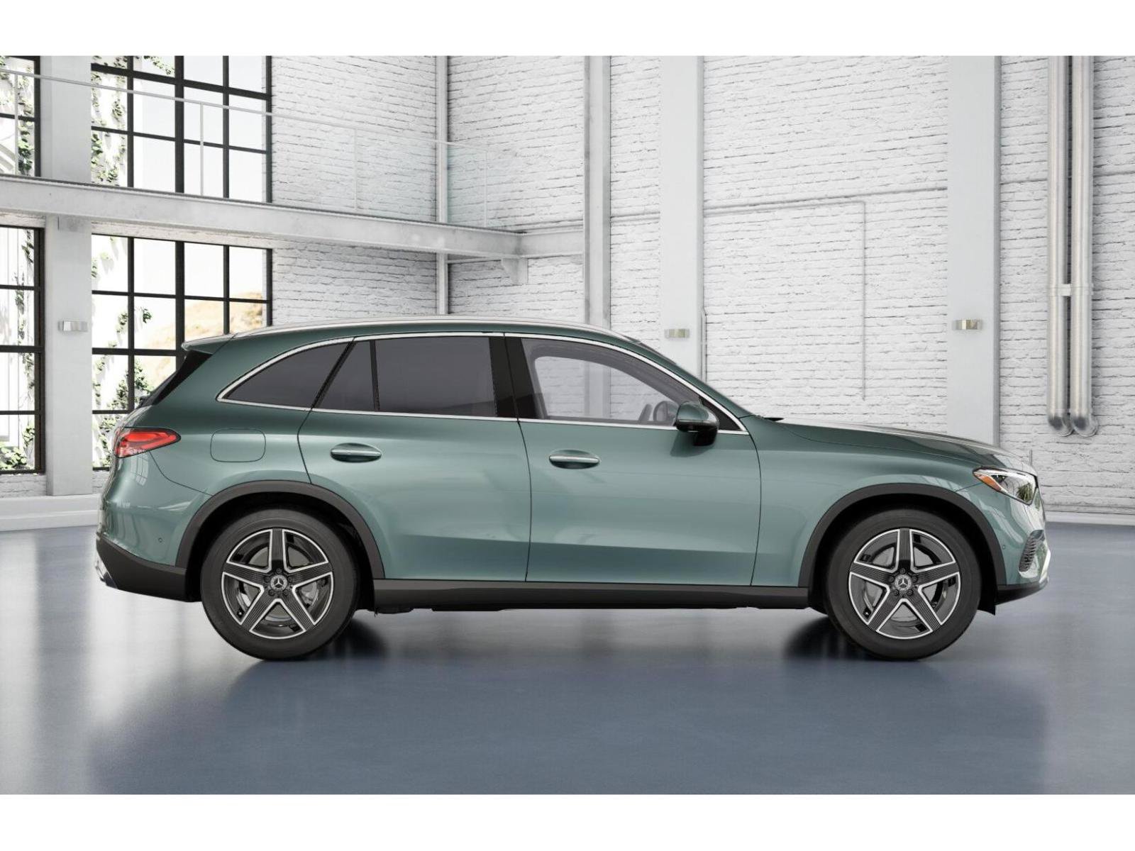 Used 2026 Mercedes-Benz GLC 300 4MATIC image 2