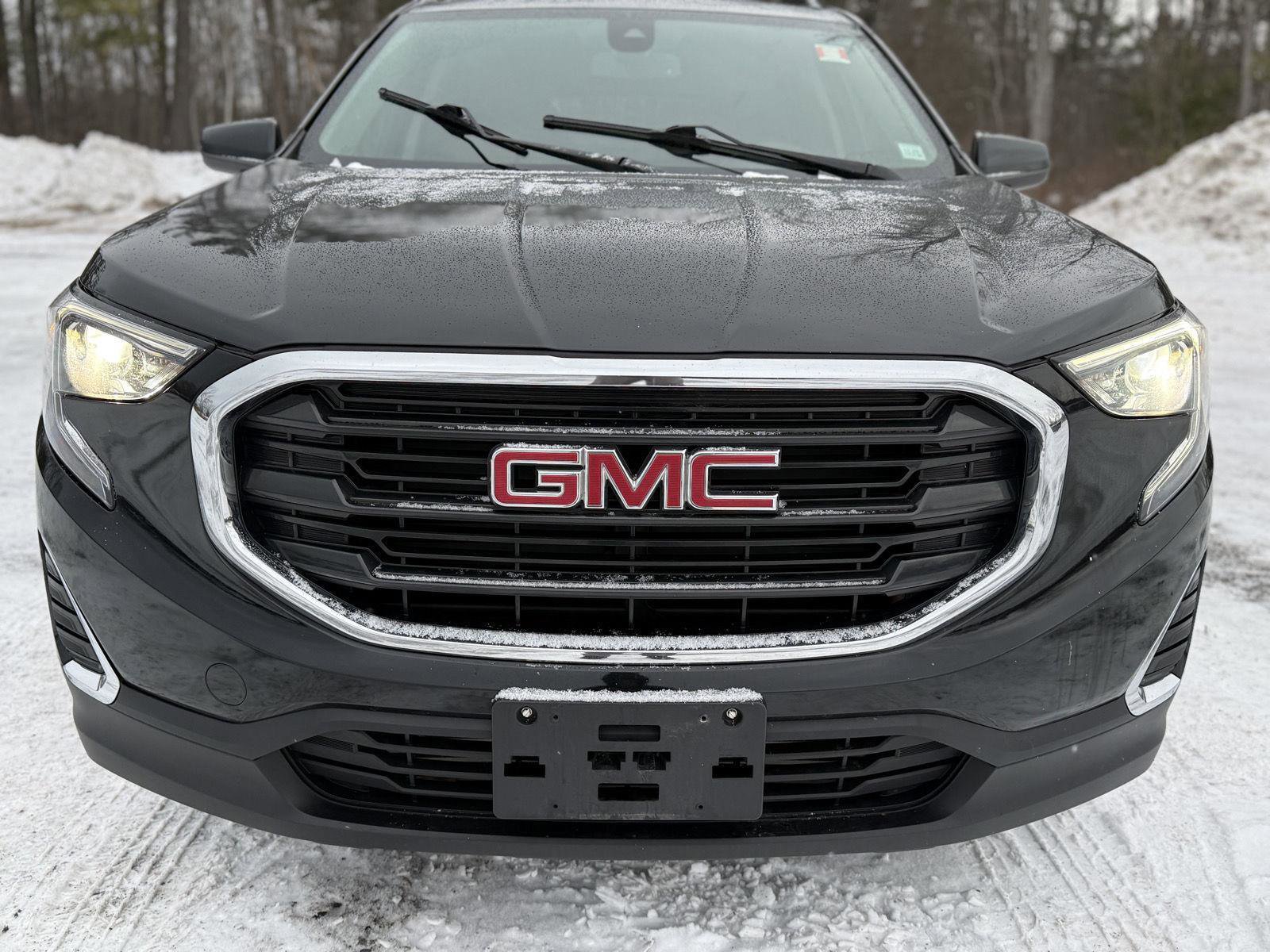 Used 2020 GMC Terrain SLE w/ Driver Convenience Package image 2