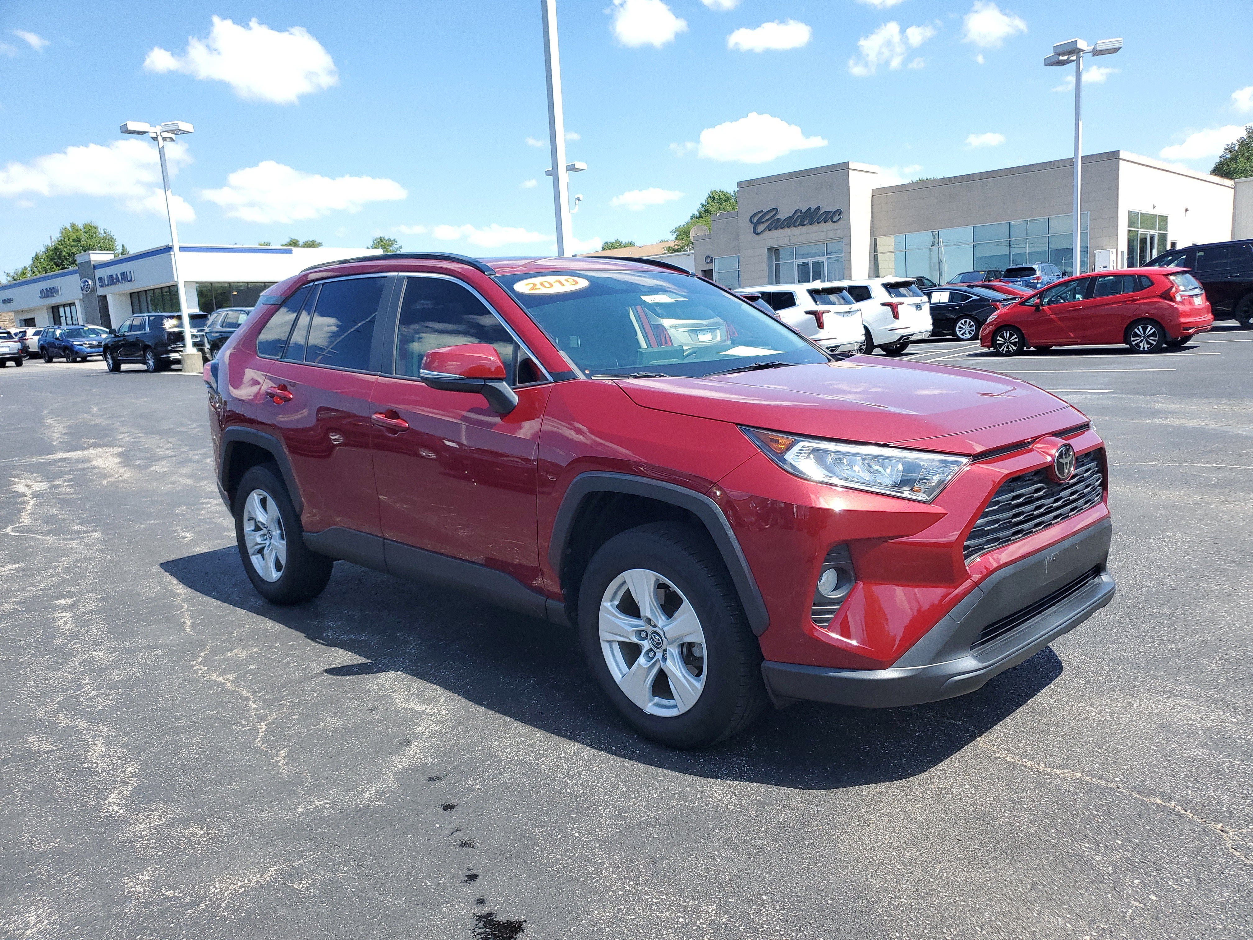 Used 2019 Toyota RAV4 XLE w/ Convenience Package AWD/4WD image 4