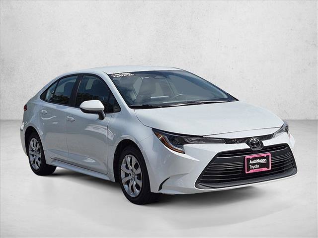 Used 2024 Toyota Corolla LE FWD image 3