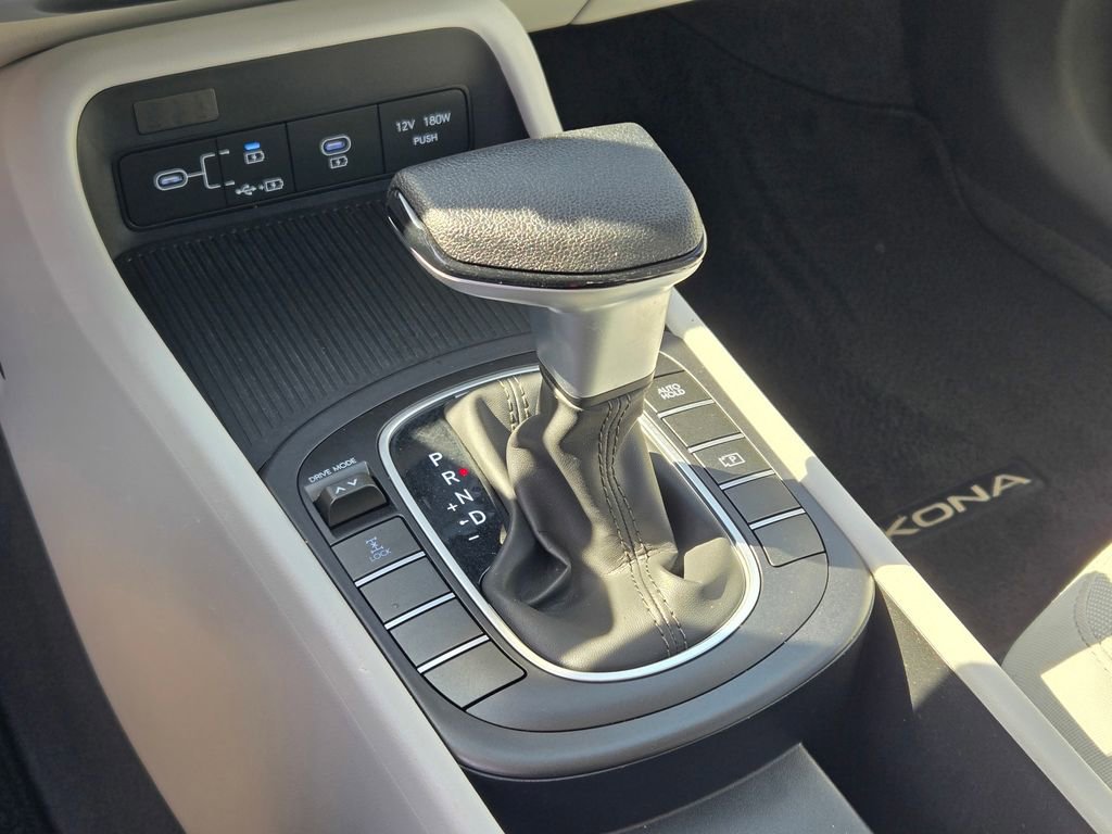 Certified 2025 Hyundai Kona SE AWD/4WD image 35