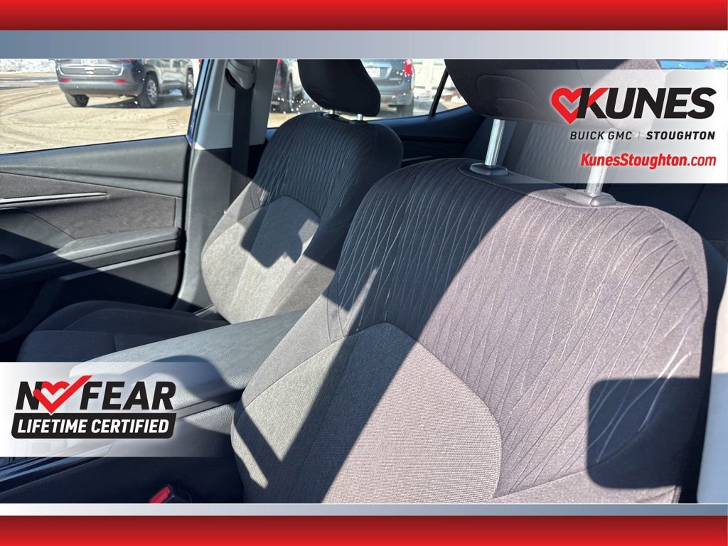 Used 2025 Toyota Camry LE image 21