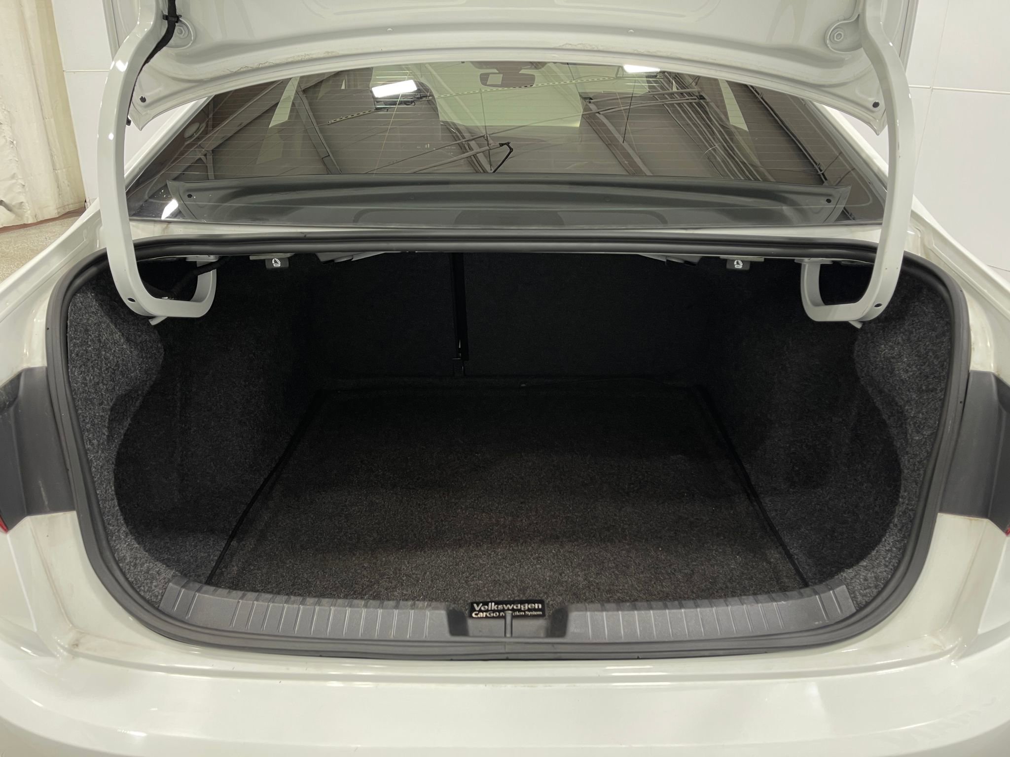 Used 2019 Volkswagen Jetta SEL FWD image 25