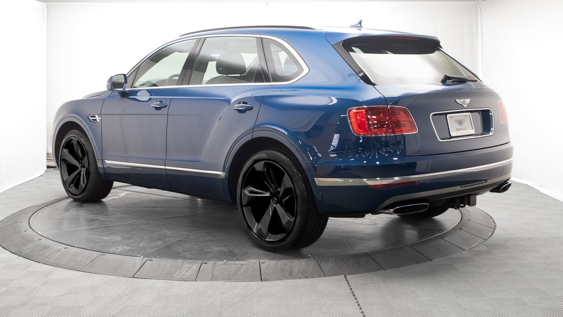 Used 2018 Bentley Bentayga Activity AWD/4WD image 5
