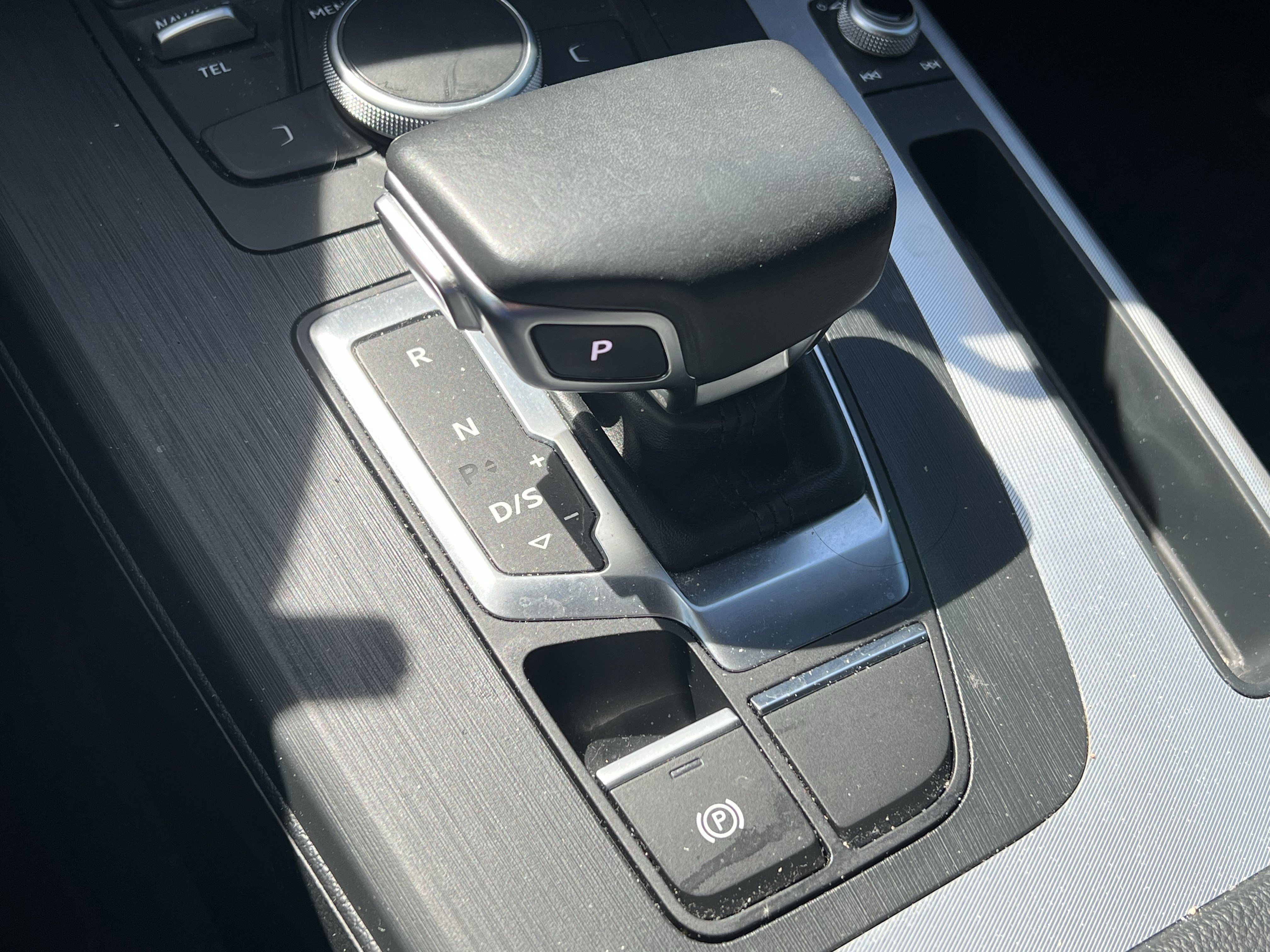 Used 2020 Audi Q5 2.0T Premium w/ Titanium Sport Package AWD/4WD image 26