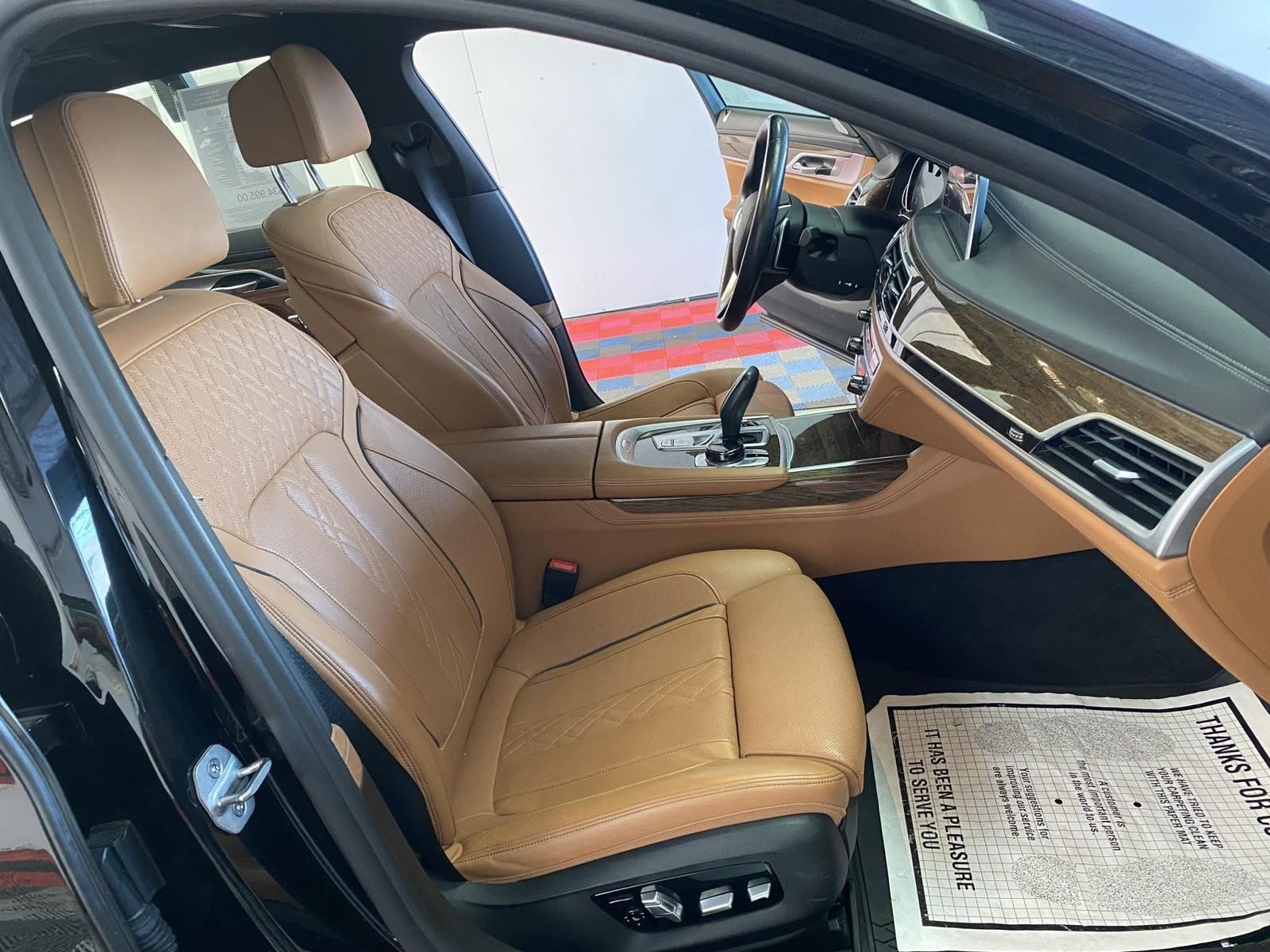 Used 2019 BMW 750i xDrive w/ Executive Package image 4