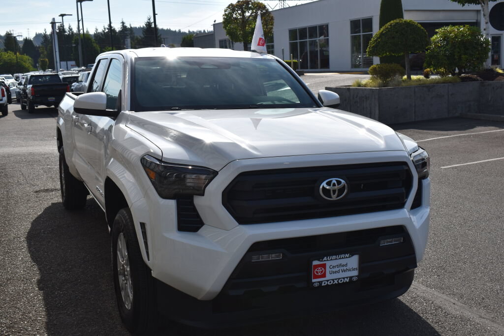 Certified 2025 Toyota Tacoma SR5 AWD/4WD image 3