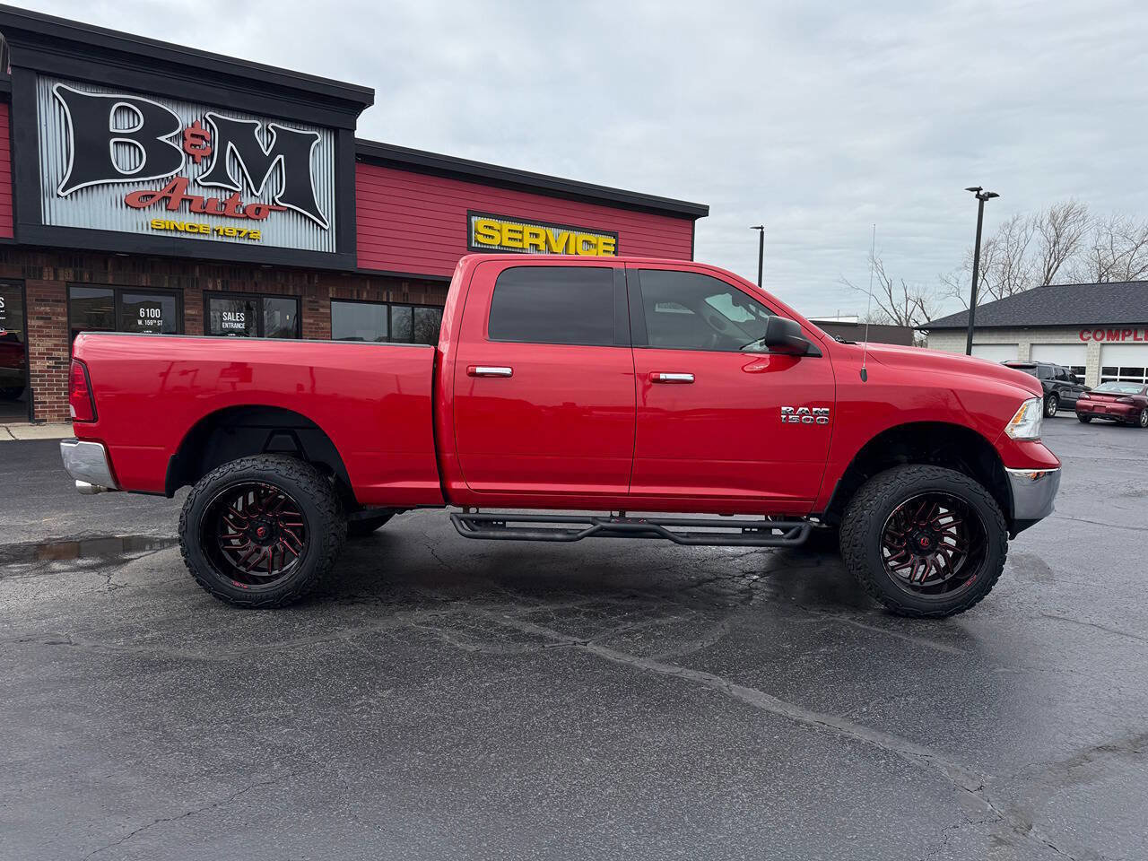 Used 2017 RAM 1500 Classic SLT AWD/4WD image 9