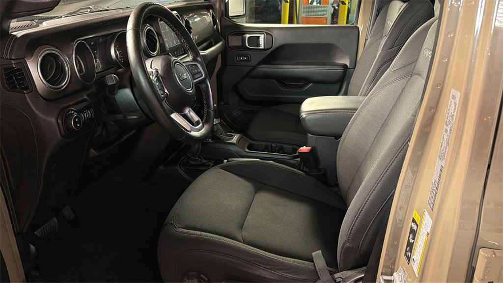 Used 2020 Jeep Gladiator Overland image 25