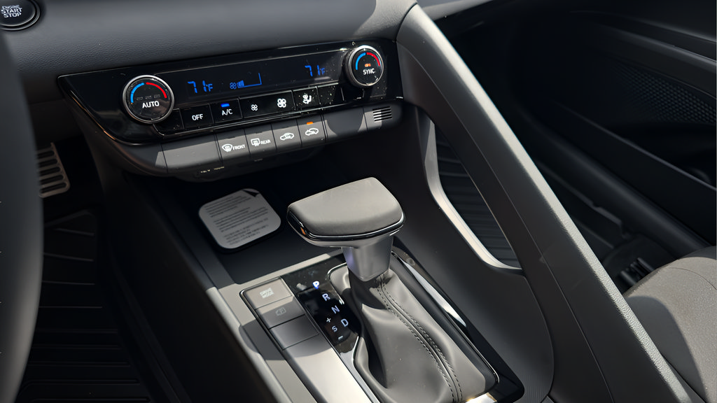 Certified 2026 Hyundai Elantra Sport FWD image 21
