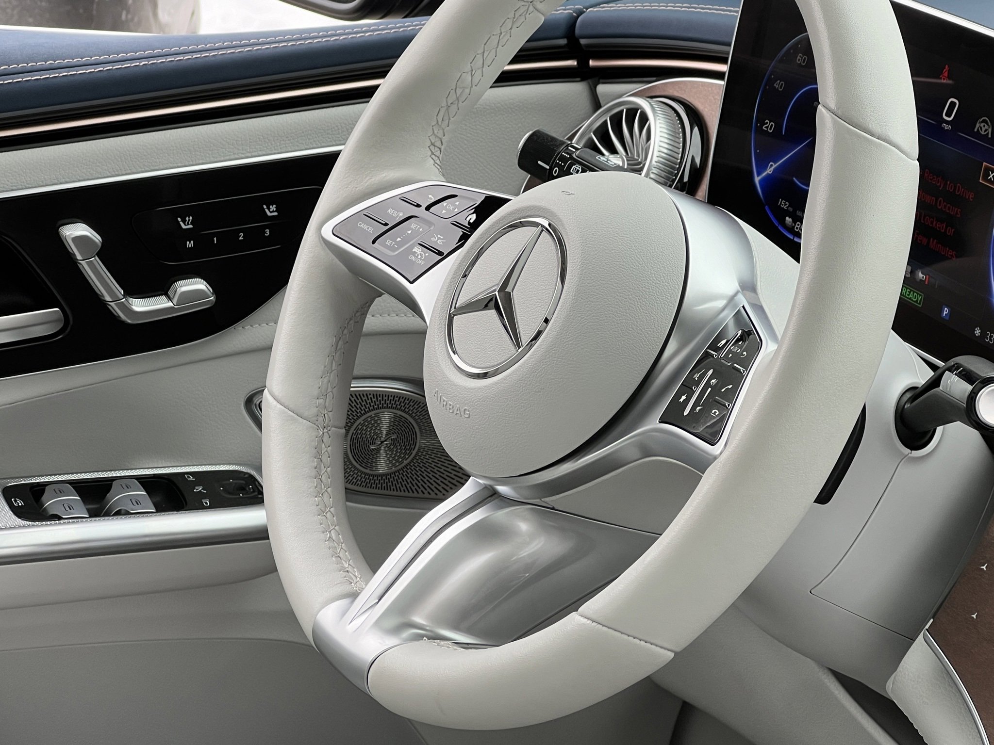 Used 2024 Mercedes-Benz EQE 350+ 4MATIC SUV w/ AMG Line Exterior Package image 33