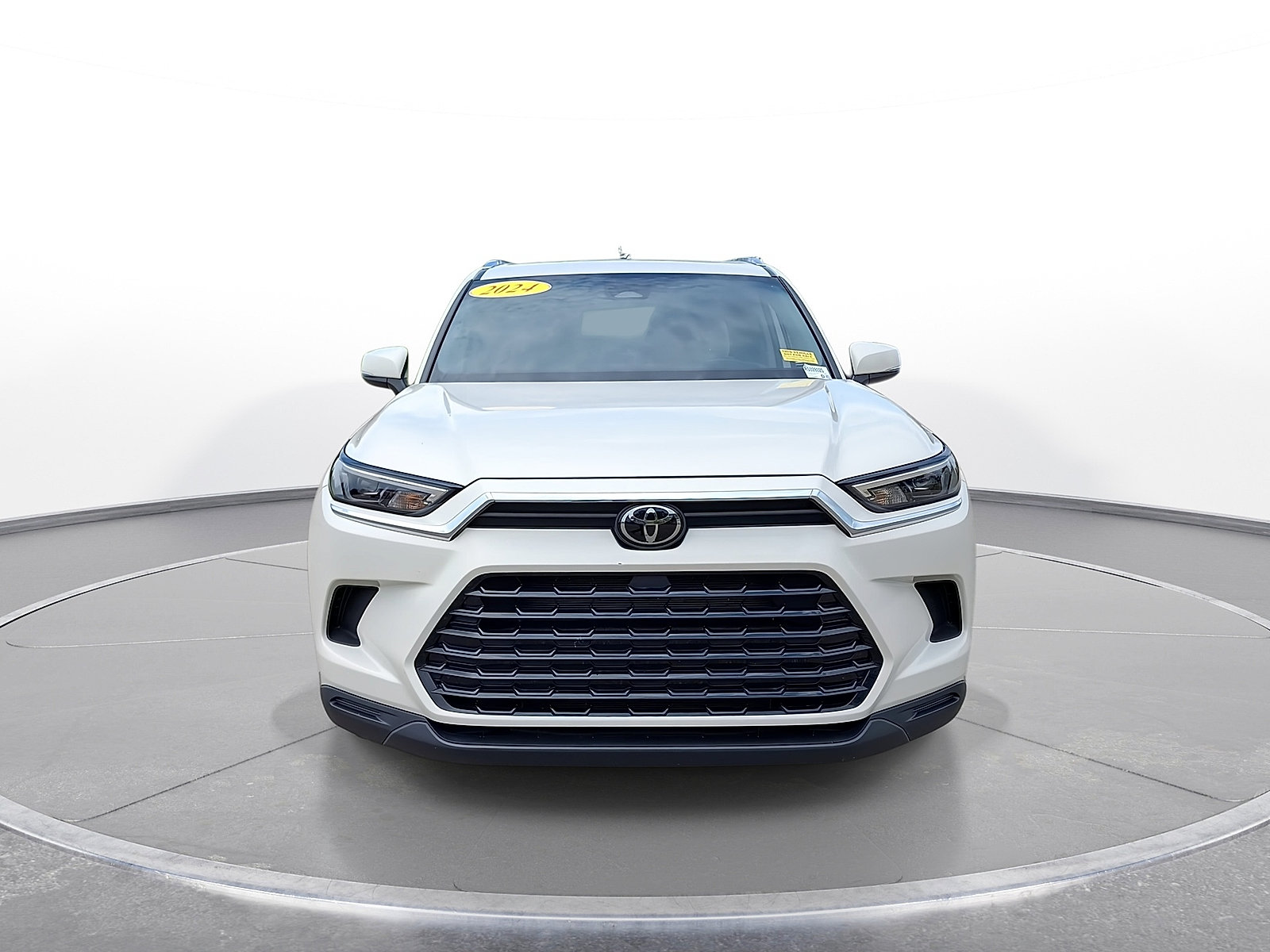 Used 2024 Toyota Grand Highlander AWD image 3