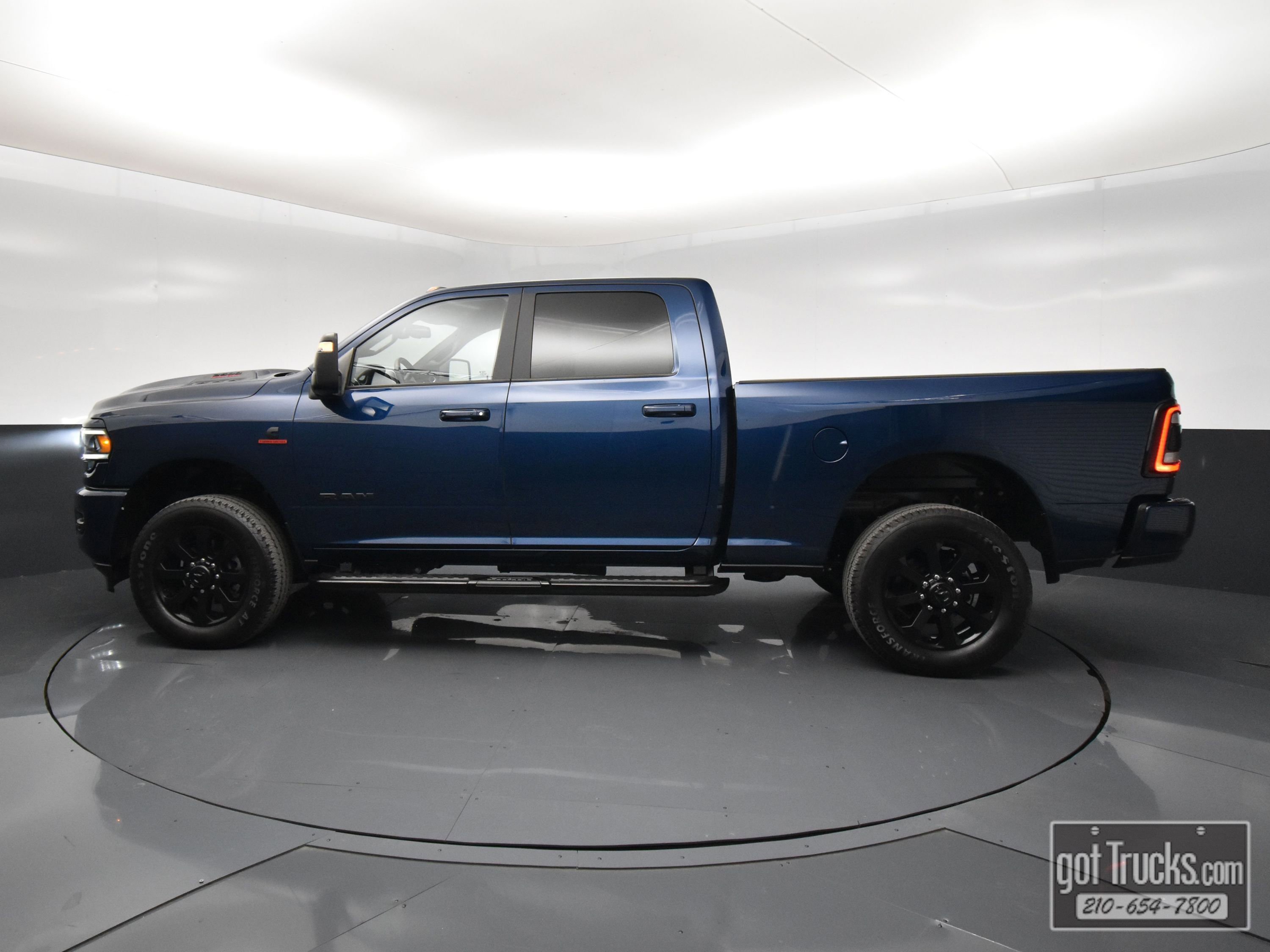 Used 2024 RAM 2500 Laramie w/ Night Edition AWD/4WD image 3