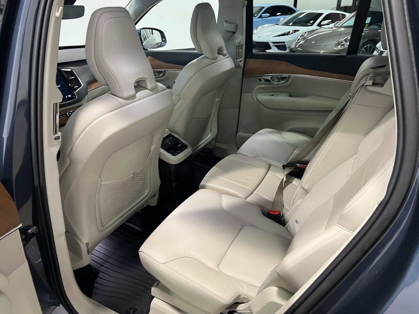 Used 2022 Volvo XC90 T8 Inscription Expression w/ Advanced Package image 30