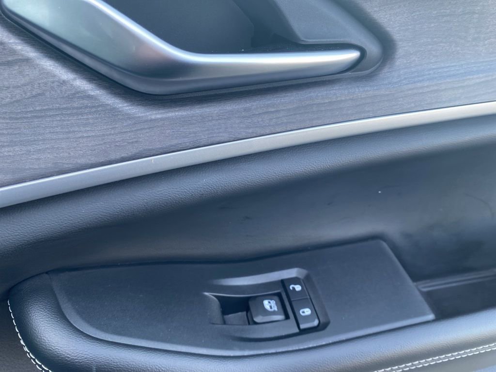 Certified 2023 Jeep Grand Cherokee L Limited w/ Luxury Tech Group II image 11