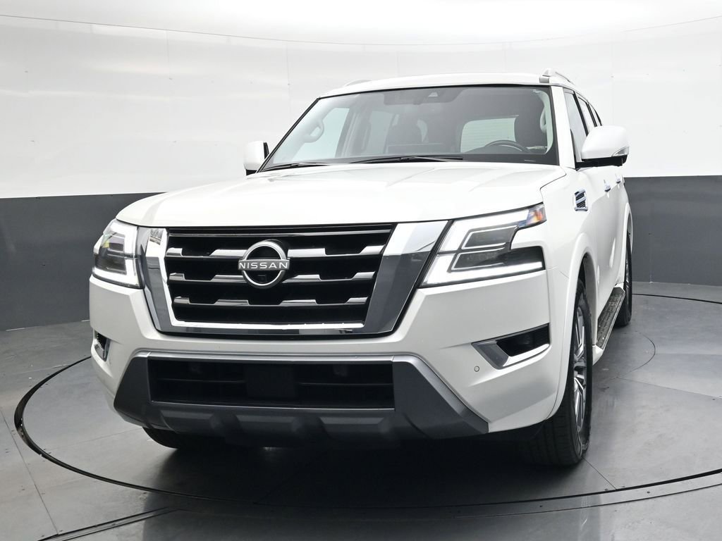 Used 2024 Nissan Armada SL w/ Captain's Chairs Package image 9