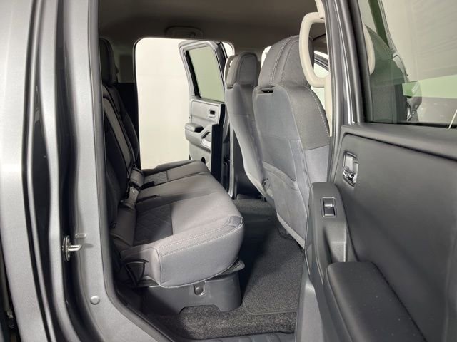 Used 2025 Nissan Frontier SV w/ SV Convenience Package image 45