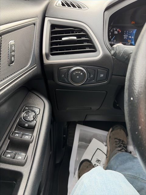 Used 2022 Ford Edge SE w/ Black Appearance Package AWD/4WD image 21