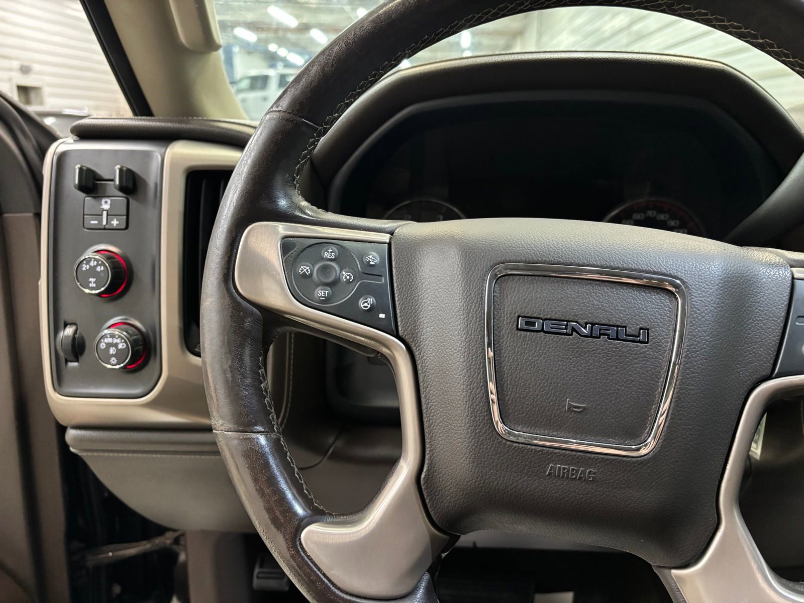 Used 2016 GMC Sierra 2500 Denali w/ Duramax Plus Package image 10