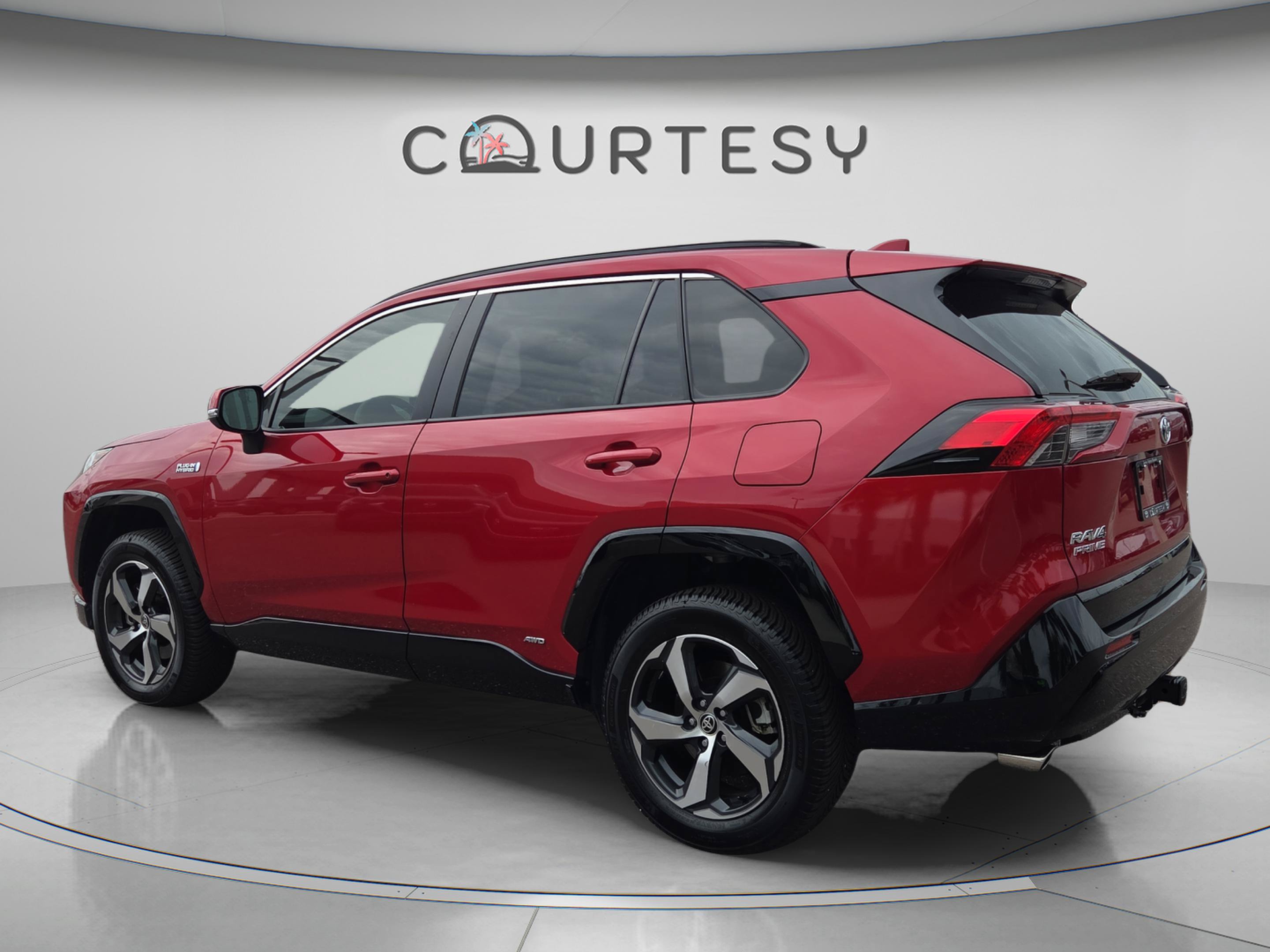 Certified 2022 Toyota RAV4 SE w/ Weather & Moonroof Package AWD/4WD image 3
