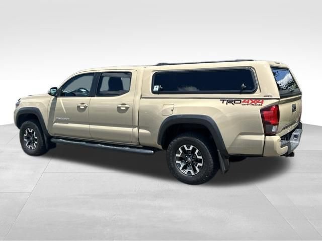 Used 2018 Toyota Tacoma TRD Off-Road w/ Technology Package AWD/4WD image 4