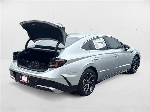New 2025 Hyundai Sonata SEL image 2