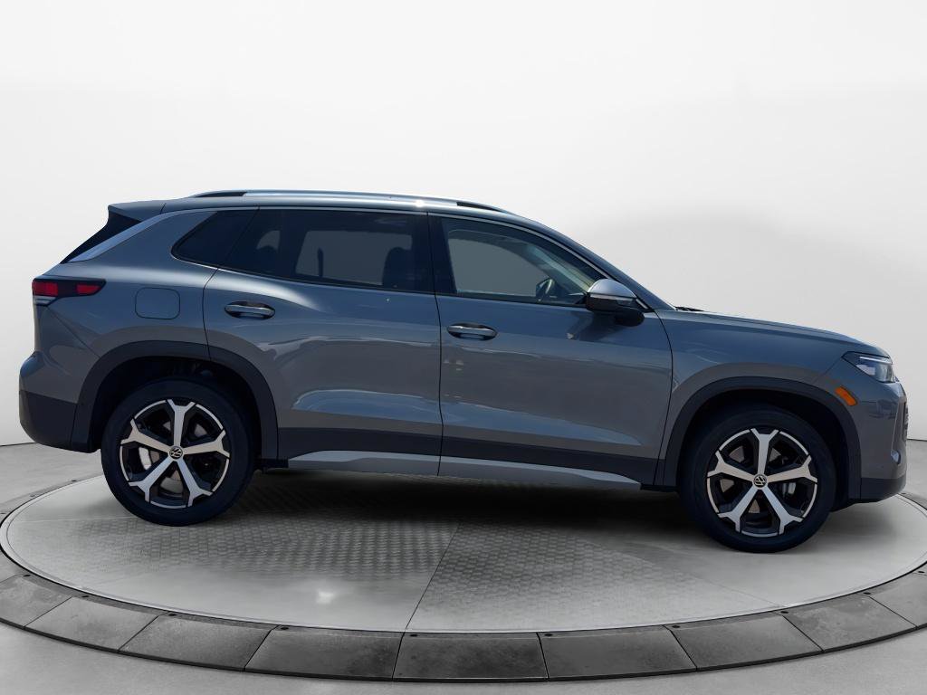 Used 2026 Volkswagen Tiguan SE AWD/4WD image 5
