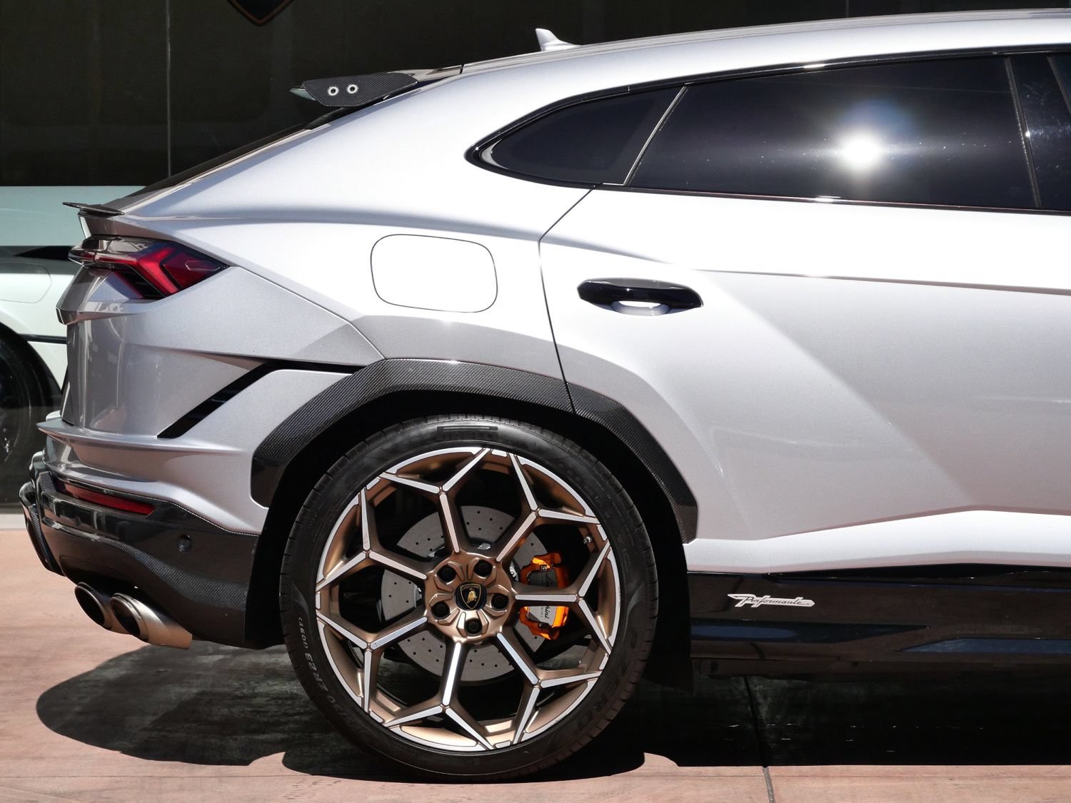 Used 2024 Lamborghini Urus Performante AWD/4WD image 12