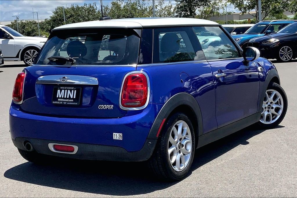 Used 2019 MINI Cooper 2-Door Hardtop w/ Signature Upholstery Package FWD image 9