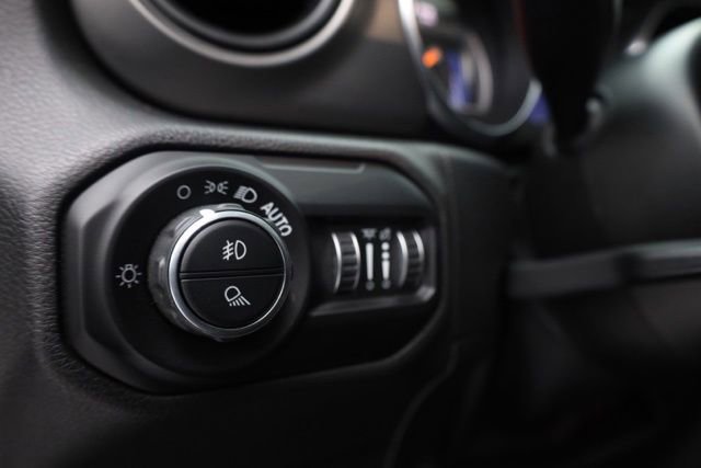 Used 2021 Jeep Gladiator Willys image 18