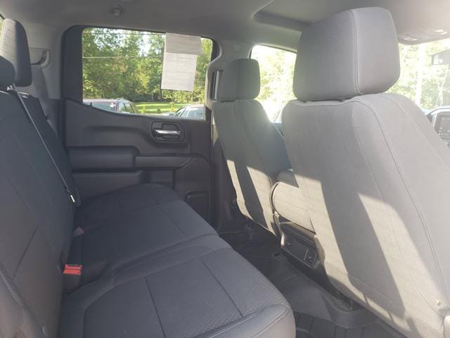 Used 2020 Chevrolet Silverado 1500 Custom w/ Custom Value Package AWD/4WD image 17