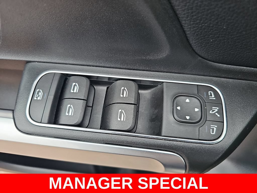 Used 2025 Mercedes-Benz GLB 250 image 27
