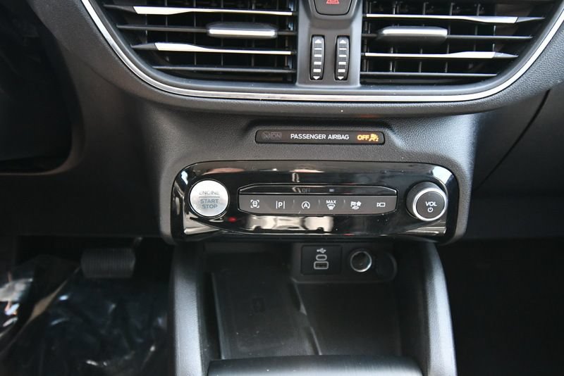 Used 2024 Ford Escape Platinum AWD/4WD image 25