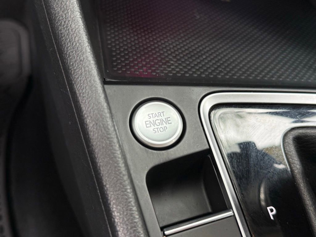 Used 2019 Volkswagen Jetta SEL w/ Cold Weather Package image 25