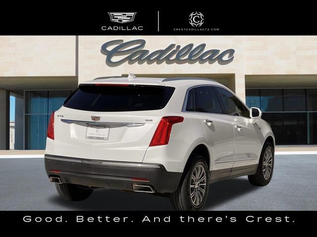 Used 2018 Cadillac XT5 Luxury w/ Driver Awareness Package FWD image 3