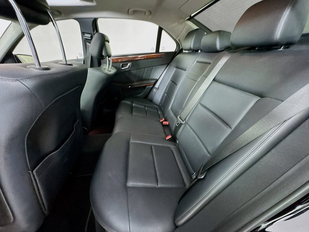 Used 2010 Mercedes-Benz E 350 Sedan image 29