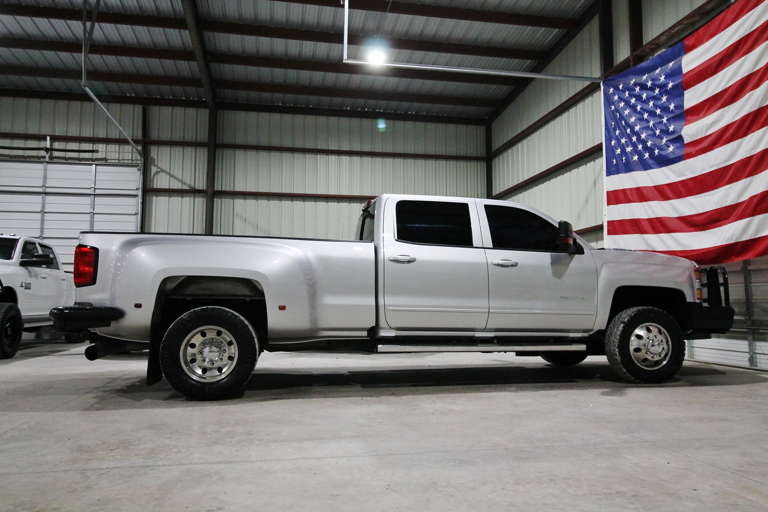 Used 2018 Chevrolet Silverado 3500 LT AWD/4WD image 12