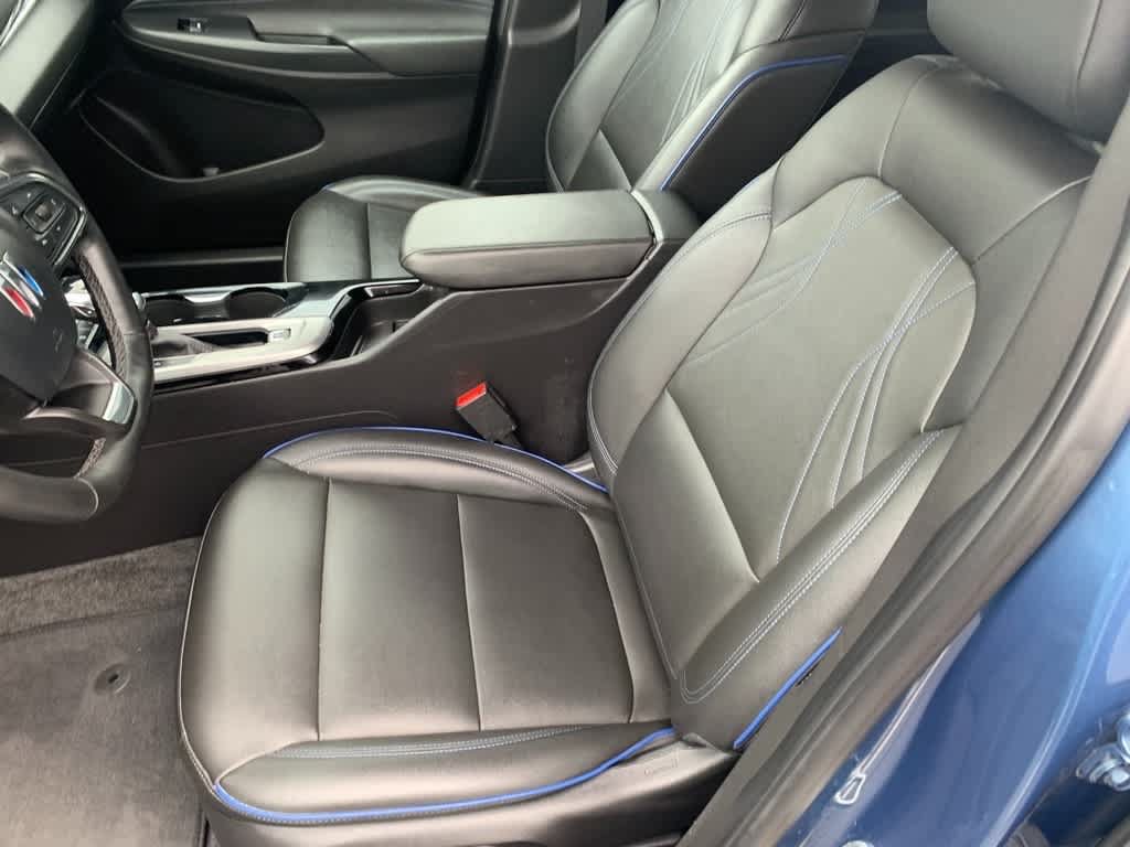 Used 2025 Buick Envista Sport Touring w/ Convenience I Package FWD image 17