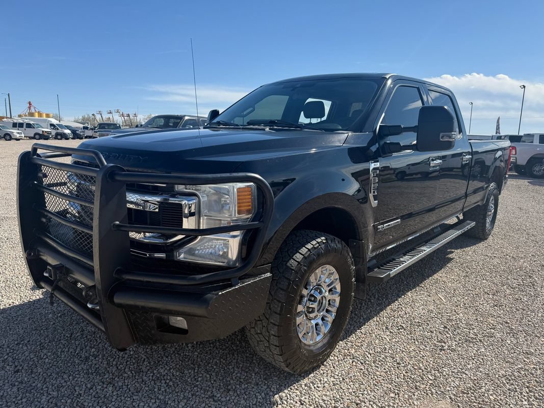 Used 2020 Ford F350 XLT w/ XLT Premium Package AWD/4WD image 3