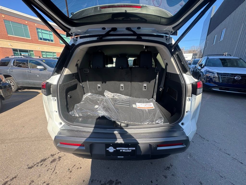 New 2026 Nissan Pathfinder SL image 17
